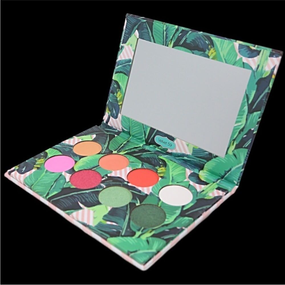 NEw in Sealed Package Velvet 59 Beverly Hills Doll Eyeshadow Palette
